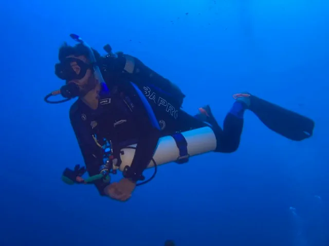 Plongeur dans les fonds marins avec Bleu Passion Guadeloupe